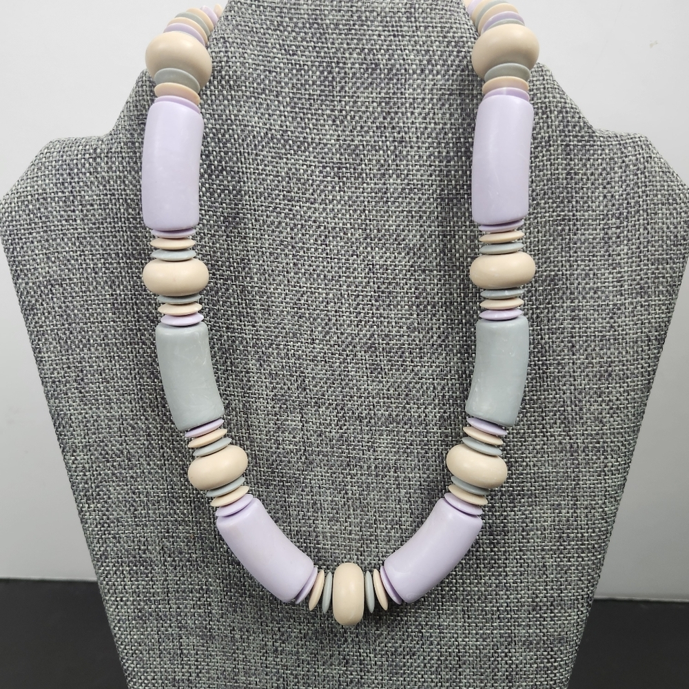 Elegant Cream and Lavender Beaded Necklace, Chunky necklace.